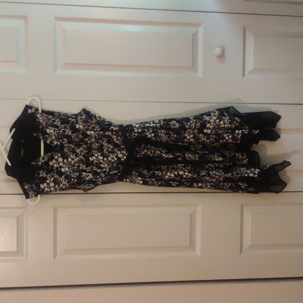 Vera Wang sleeveless dress